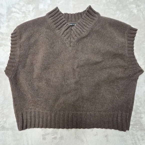 Florence Black Lambswool Knit Vest Brown XL Made in Scotland Unisex - Picture 1 of 7